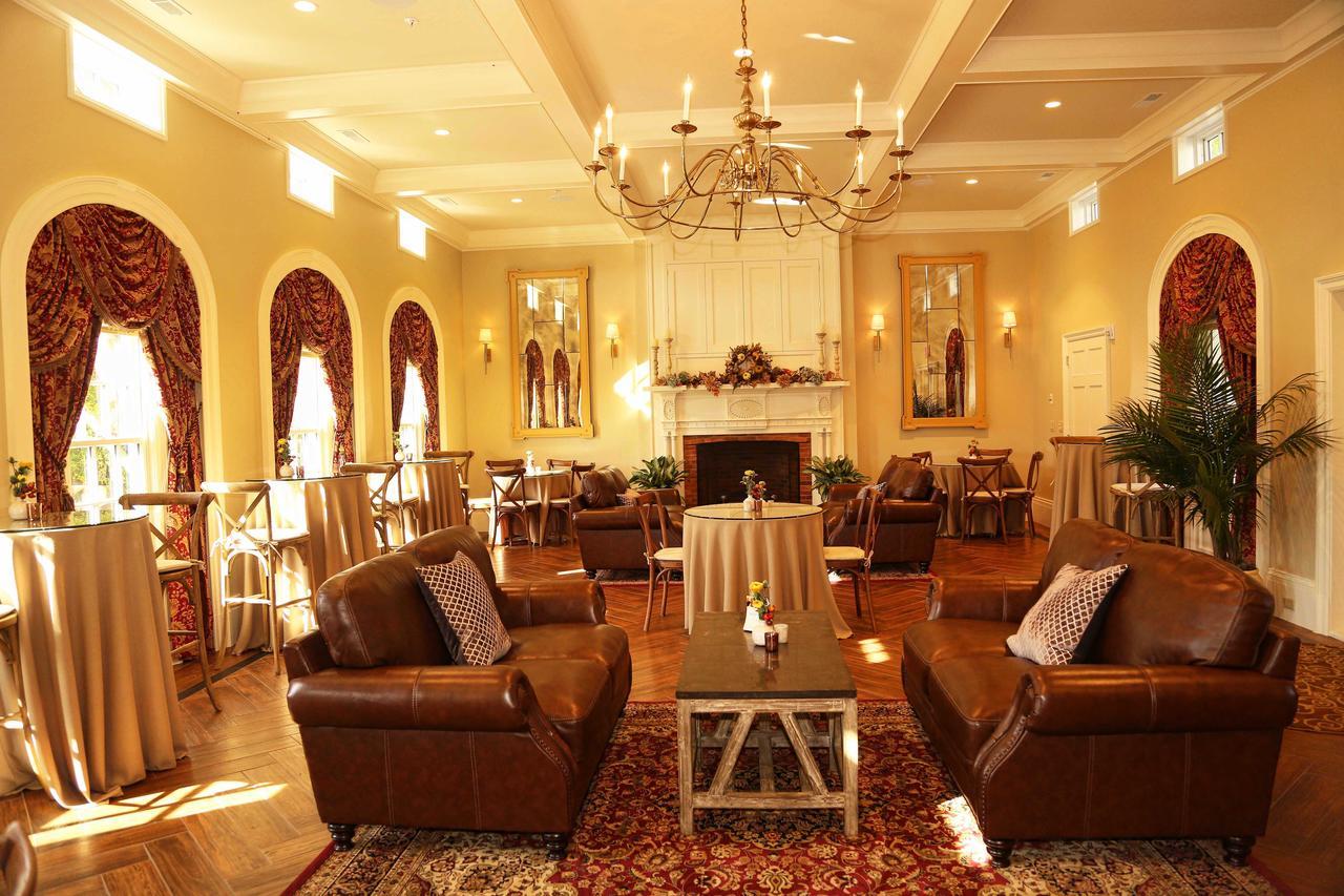 Peter Allen Inn & Event Center Kinsman Εξωτερικό φωτογραφία